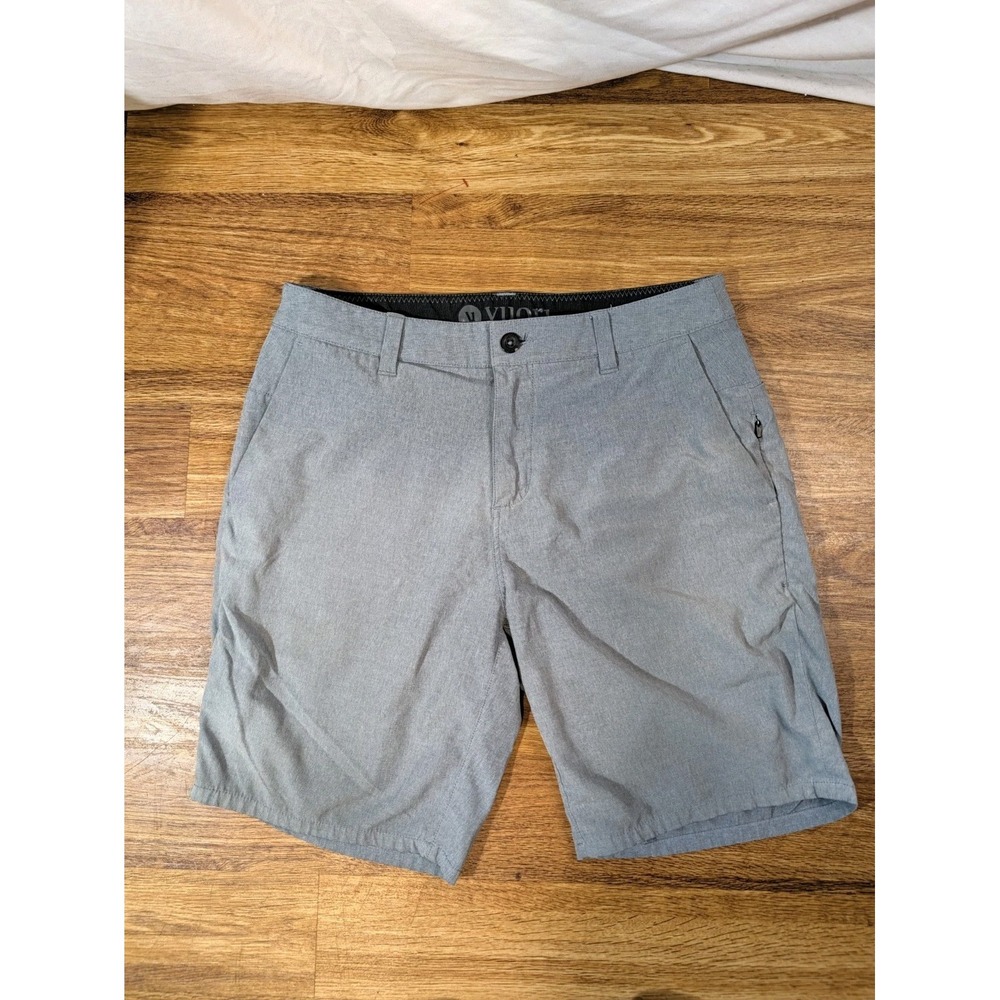 Vuori Aim Short V368 Mens Light Gray Flat Front Performance Shorts Size 30